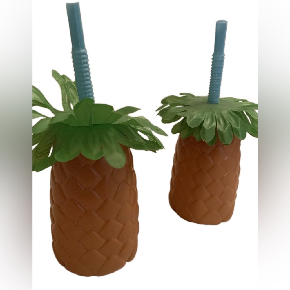 Party Pineapple Cups Tropical Drink w/ Decorative Straws 20 oz 2 Cnt.
